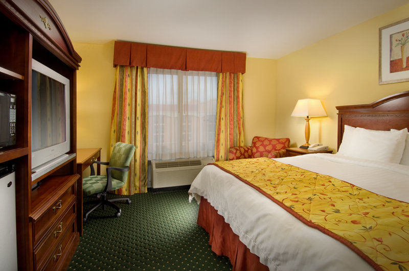 Fairfield Inn & Suites By Marriott מרשל מראה חיצוני תמונה